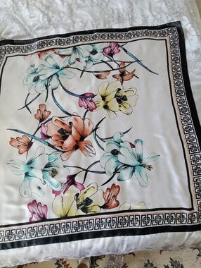 Vintage Chico's Very Large Scarf With Tag On 42"X42"